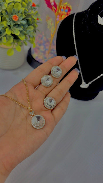 Gold Pearl Pendant